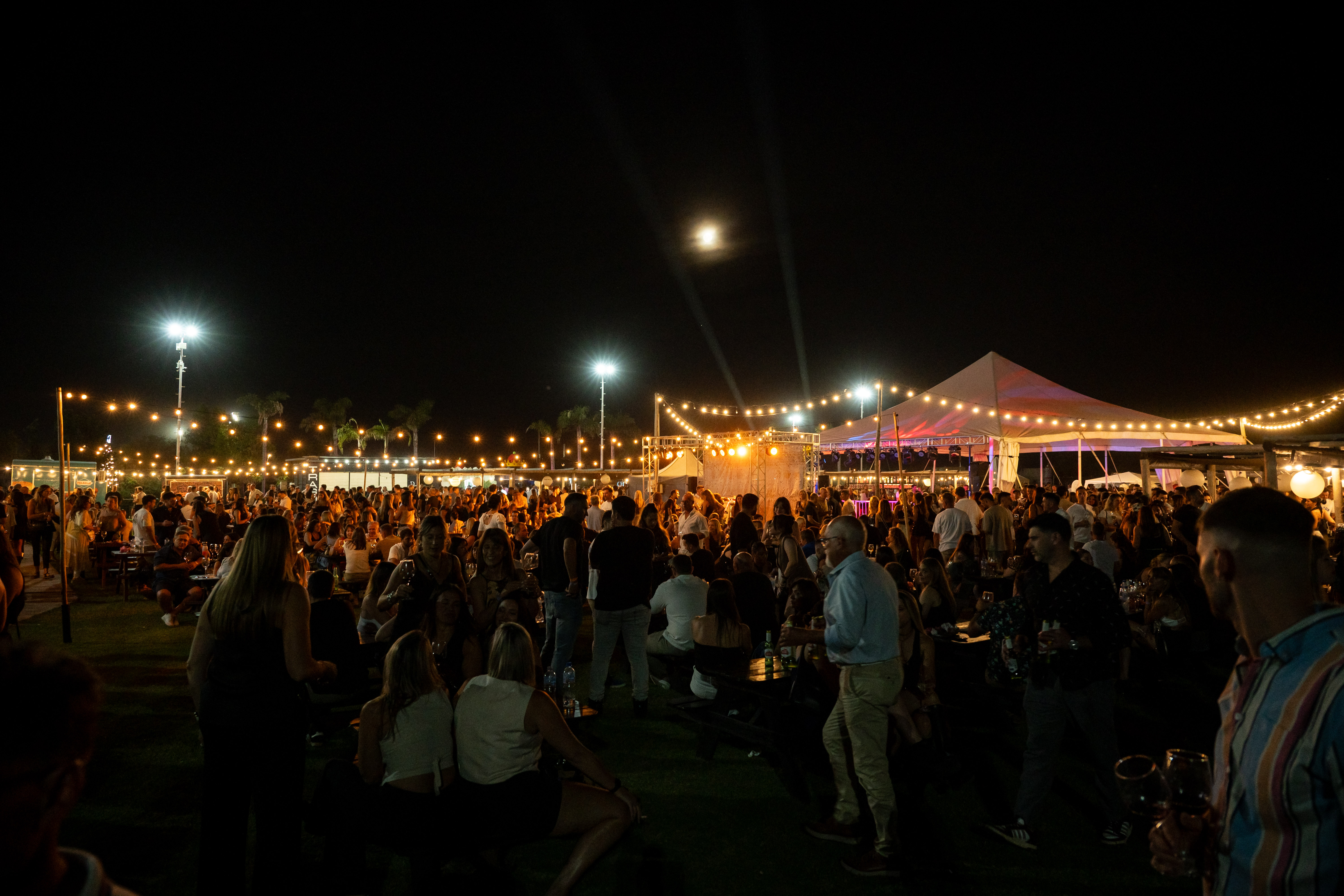 Buqué Sunset en Funes lanza su último lote de entradas para el atardecer más esperado del verano